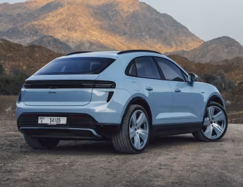Porsche Macan Turbo [Middle East] '2024–pr.