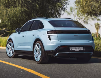 Porsche Macan Turbo [Middle East] '2024–pr.