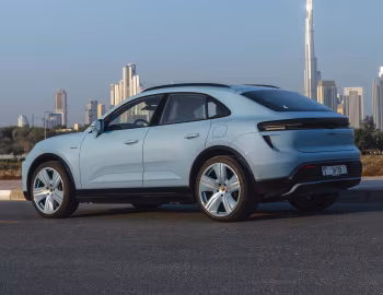 Porsche Macan Turbo [Middle East] '2024–pr.
