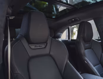 Interior Porsche Macan Turbo [Middle East] '2024–pr.