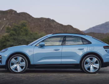 Porsche Macan Turbo [Middle East] '2024–pr.