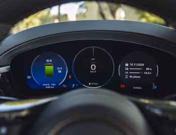 Torpedo Porsche Macan Turbo [Middle East] '2024–pr.