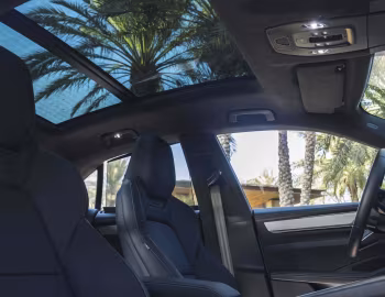 Interior Porsche Macan Turbo [Middle East] '2024–pr.