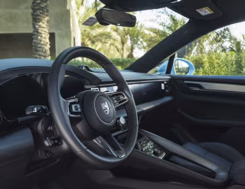 Interior Porsche Macan Turbo [Middle East] '2024–pr.