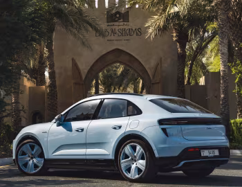 Porsche Macan Turbo [Middle East] '2024–pr.