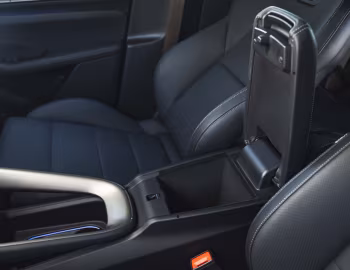 Interior Porsche Macan Turbo [Middle East] '2024–pr.