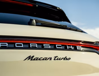 Porsche Macan Turbo [UK-spec] (95B) '2019–21