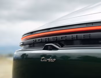 Porsche Macan Turbo [Australia] '2024–pr.