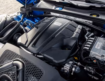 Bajo el capó 2020–21 Porsche Macan Turbo [North America] (95B) '2019–21
