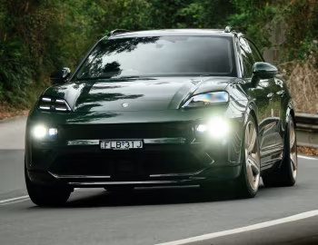 Porsche Macan Turbo [Australia] '2024–pr.