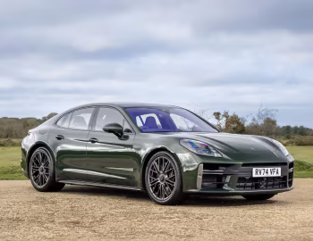 Porsche Panamera Turbo E-Hybrid [UK-spec] '2024–pr.