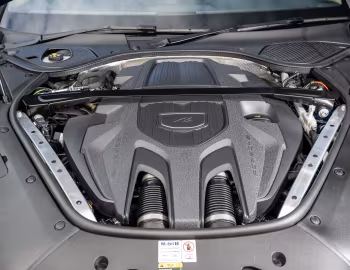 Bajo el capó Porsche Panamera [UK-spec] '2024–pr.