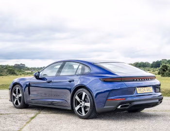 Porsche Panamera [UK-spec] '2024–pr.
