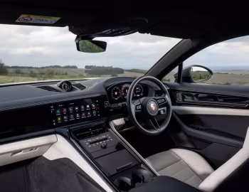 Intérieur Porsche Panamera 4 E-Hybrid [UK-spec] '2024–pr.