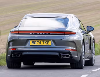 Porsche Panamera 4 E-Hybrid [UK-spec] '2024–pr.