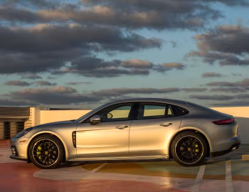 2017–20 Porsche Panamera 4 E-Hybrid [North America] (971) '2017–20