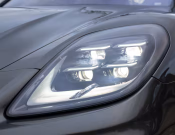 Porsche Panamera 4 E-Hybrid [UK-spec] '2024–pr.