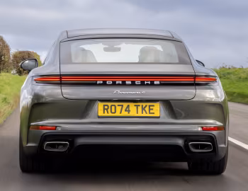 Porsche Panamera 4 E-Hybrid [UK-spec] '2024–pr.