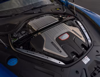 Bajo el capó 2019–20 Porsche Panamera GTS [North America] (971) '2019–20