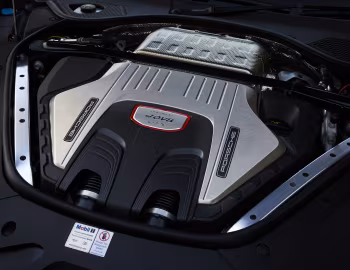 Bajo el capó Porsche Panamera GTS [Australia] (971) '2021–24