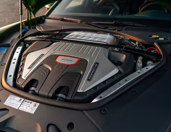 Bajo el capó 2021–24 Porsche Panamera GTS [North America] (971) '2020–24