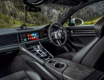 Interni Porsche Panamera GTS [UK-spec] (971) '2020–24