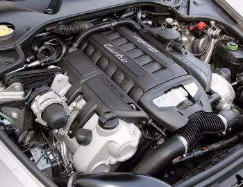 Bajo el capó Porsche Panamera Turbo [UK-spec] (970) '2009–13