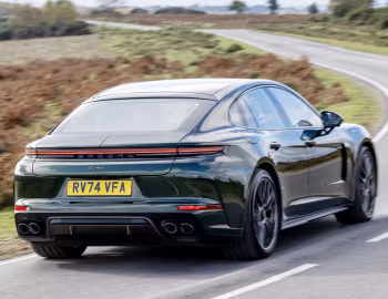 Porsche Panamera Turbo E-Hybrid [UK-spec] '2024–pr.