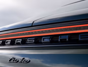 Porsche Panamera Turbo E-Hybrid [UK-spec] '2024–pr.