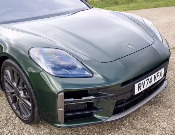 Porsche Panamera Turbo E-Hybrid [UK-spec] '2024–pr.