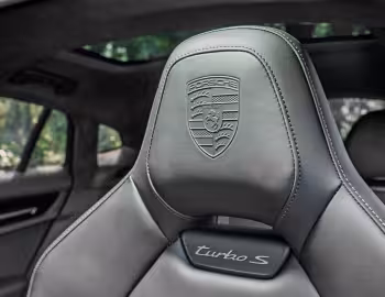 Interior Porsche Panamera Turbo S E-Hybrid [UK-spec] '2024–pr.