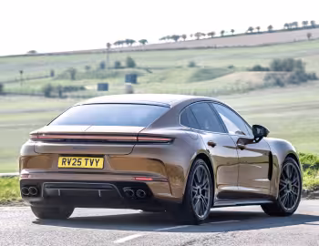 Porsche Panamera Turbo S E-Hybrid [UK-spec] '2024–pr.