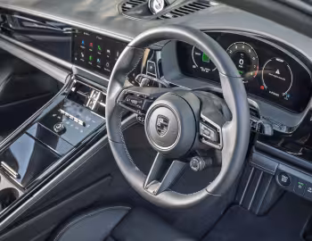 Interior Porsche Panamera Turbo S E-Hybrid [UK-spec] '2024–pr.