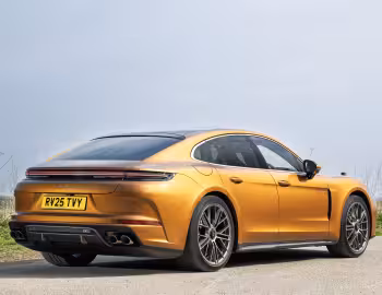 Porsche Panamera Turbo S E-Hybrid [UK-spec] '2024–pr.