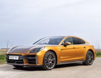 Porsche Panamera Turbo S E-Hybrid [UK-spec] '2024–pr.