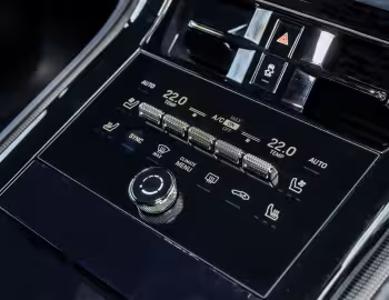 Interior Porsche Panamera Turbo S E-Hybrid [UK-spec] '2024–pr.