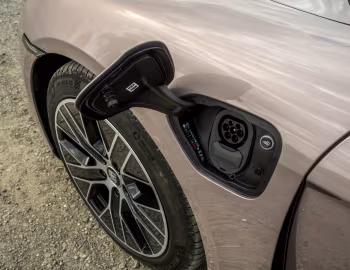 Porsche Taycan [UK-spec] '2021–24
