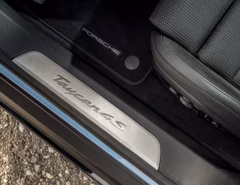 Interni Porsche Taycan 4S [UK-spec] '2020–24