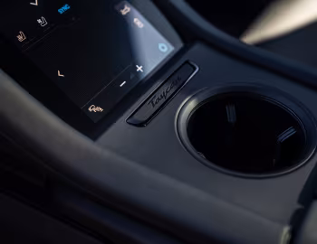 Интерьер 2020–24 Porsche Taycan 4S [North America] '2020–24
