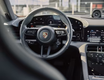 Интерьер 2020–24 Porsche Taycan 4S [North America] '2020–24