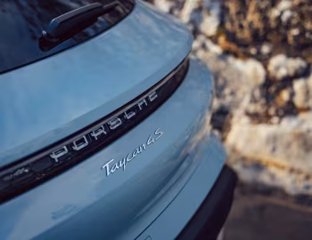 Porsche Taycan 4S Cross Turismo [UK-spec] '2024–pr.