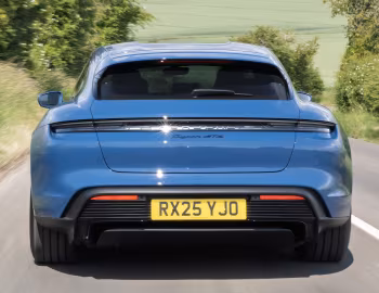 Porsche Taycan GTS Sport Turismo [UK-spec] '2024–pr.
