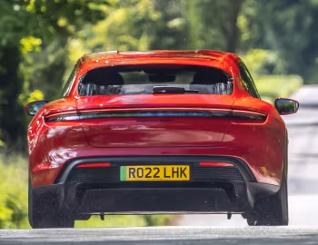 Porsche Taycan GTS Sport Turismo [UK-spec] '2022–24