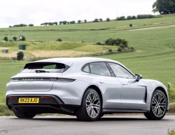 Porsche Taycan Sport Turismo [UK-spec] '2022–24
