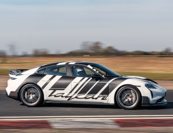 Porsche Taycan Turbo GT Weissach Package [UK-spec] '2024–pr.
