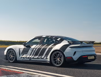 Porsche Taycan Turbo GT Weissach Package [UK-spec] '2024–pr.