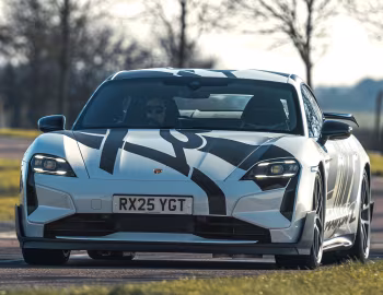 Porsche Taycan Turbo GT Weissach Package [UK-spec] '2024–pr.