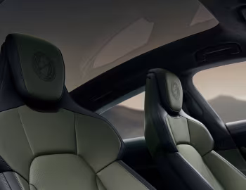 Interior Porsche Taycan Turbo S Celestial Jade '09.2024