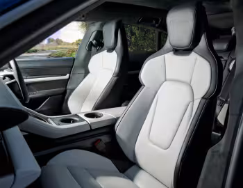 Interior Porsche Taycan Turbo S Sport Turismo [UK-spec] '2024–pr.