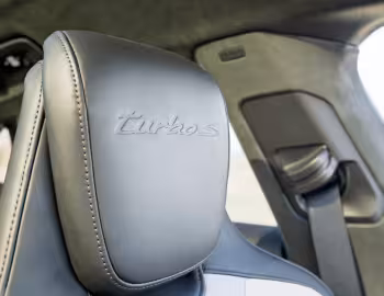 Interior Porsche Taycan Turbo S Sport Turismo [UK-spec] '2024–pr.